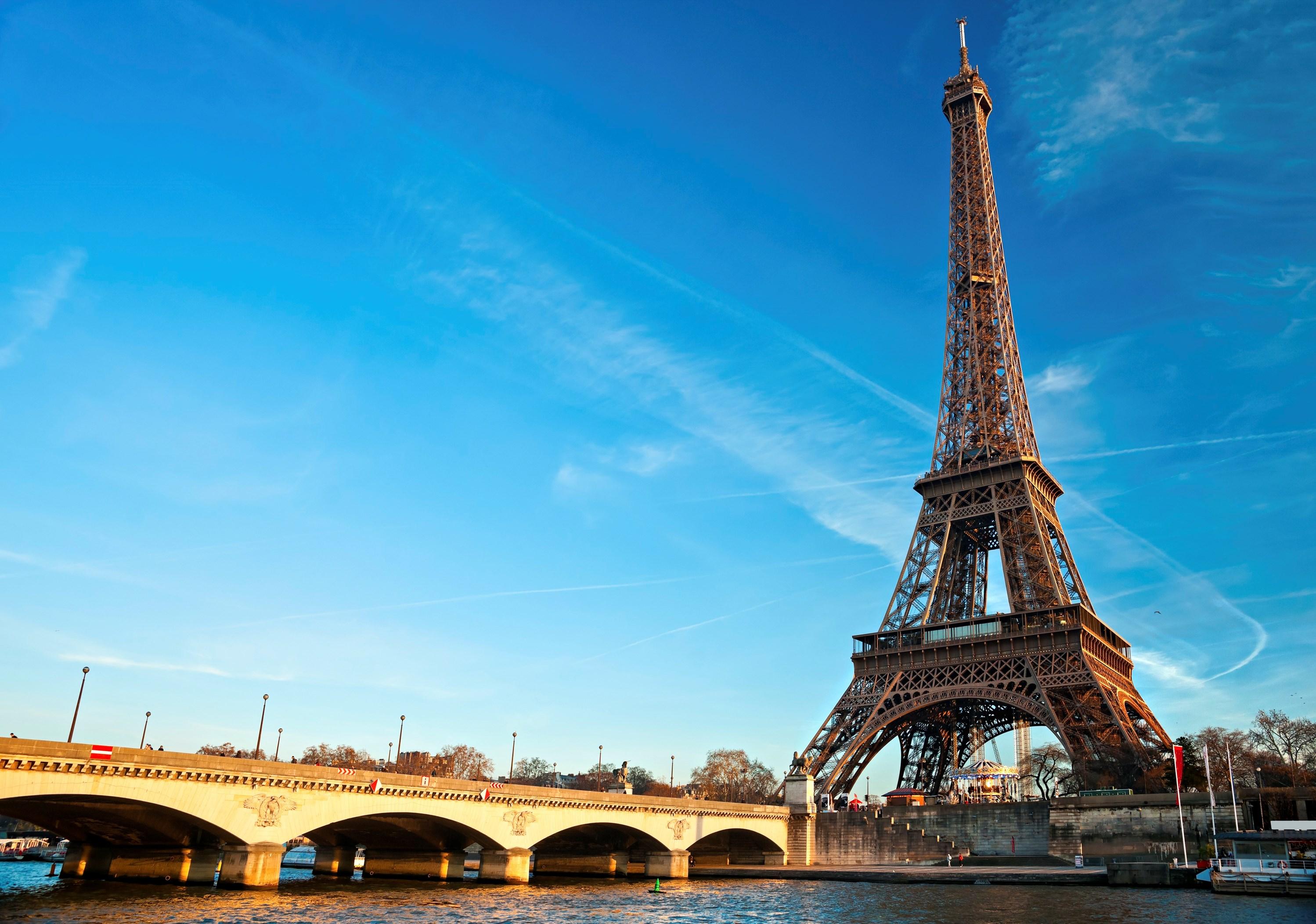Famous Landmarks To Visit In Paris Eiffel Tour Tower Tumblr Stopped Aka